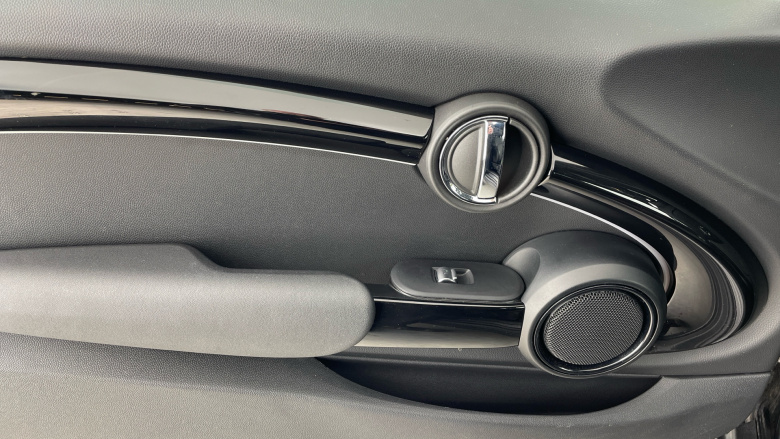 MINI Hatchback 135kW Cooper S Level 2 33kWh 3dr Auto Electric Hatchback